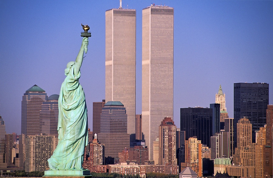 https://www.themadeinamericamovement.com/wp-content/uploads/2015/09/twin-towers-with-our-Lady-Liberty.jpg